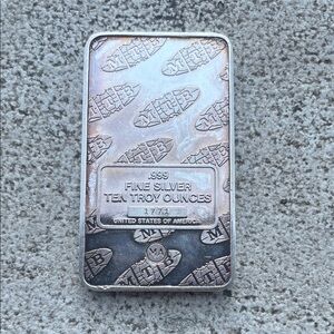 Vintage 10 ounce Liberty Silver Bar with Statue Design .999 fine silver!